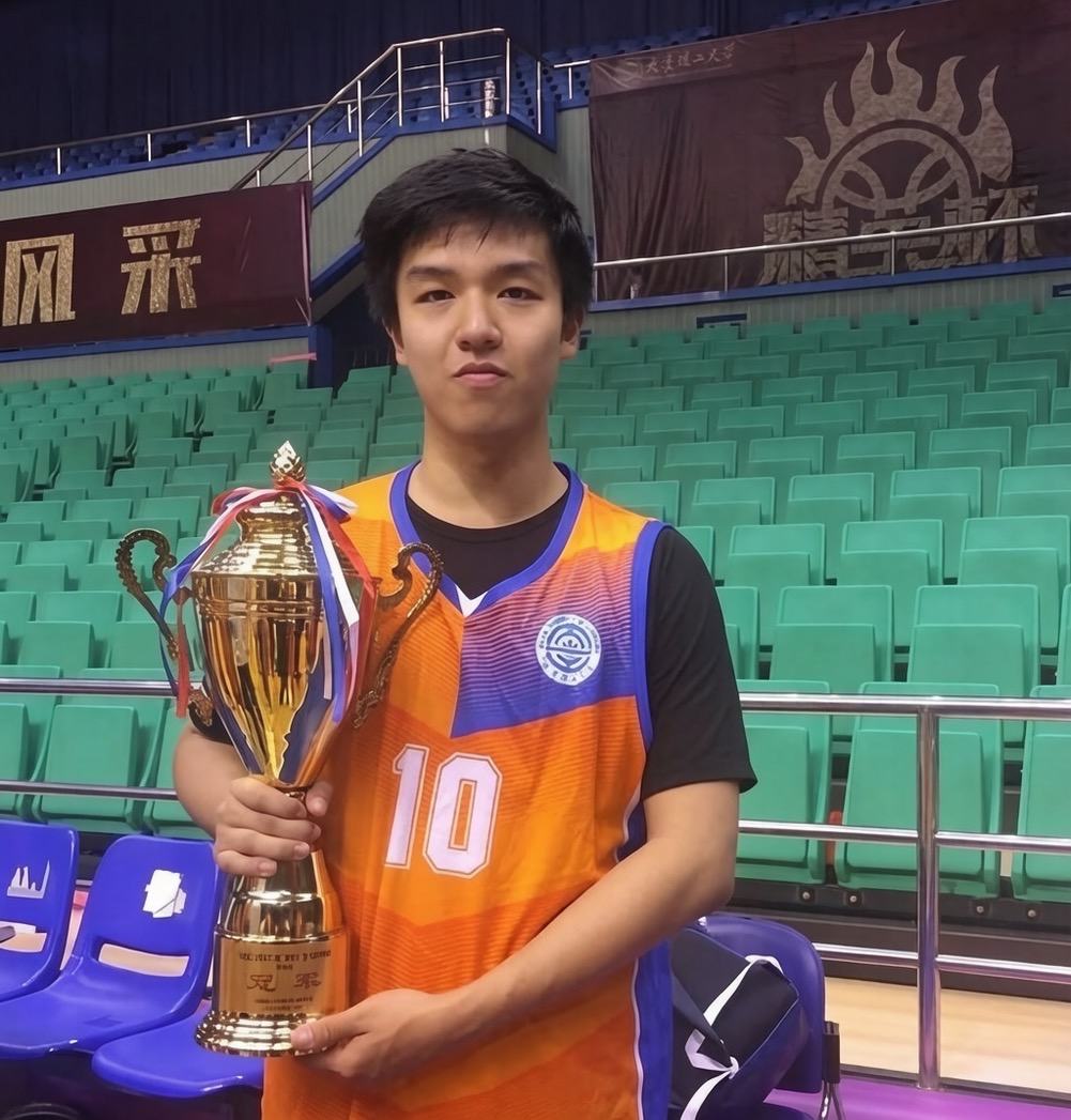 Zhaoqi Zhang